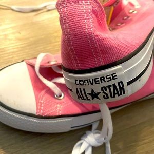 Women’s pink  converse